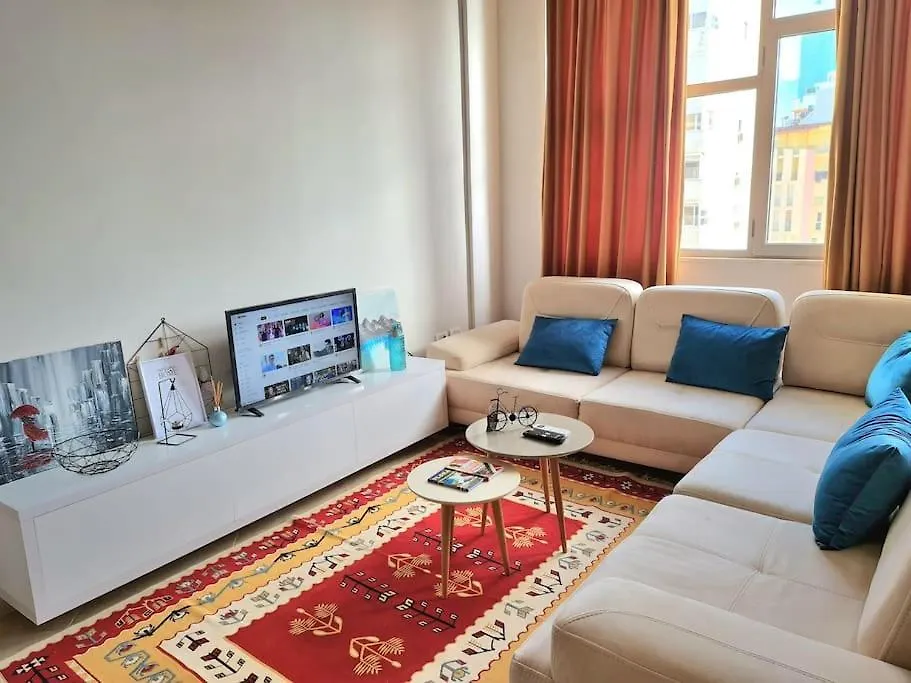 Sunny Flat In The Center Of Tirana, 2 Min. Walk Apartment