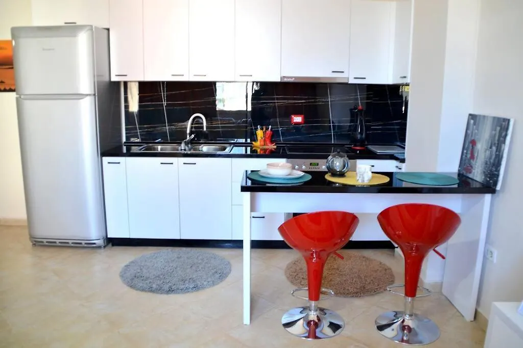 Sunny Flat In The Center Of Tirana, 2 Min. Walk Apartment
